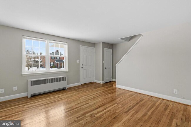 8556 Willow Oak Rd in Parkville, MD - Building Photo - Building Photo