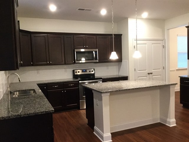 3021 Greenmont Cir in Belmont, NC - Building Photo - Building Photo