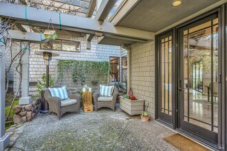 522 Meadowood Ln in St Helena, CA - Building Photo - Building Photo