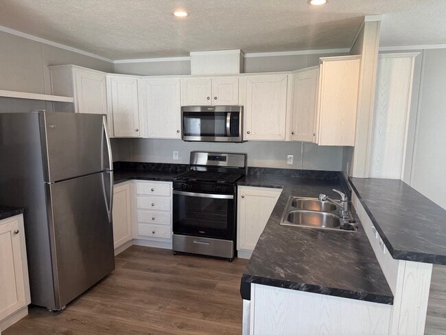 40 E Arizona in Belleville, MI - Building Photo - Building Photo