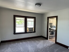 3617 Madison Rd, Unit #2 Second Floor Unit in Cincinnati, OH - Building Photo - Building Photo