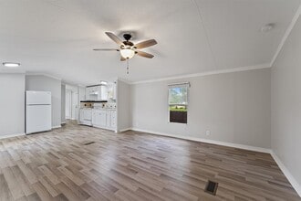 20693 N Navasota St in New Caney, TX - Building Photo - Building Photo