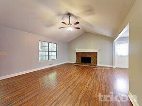 4807 Alpine Dr SW in Lilburn, GA - Building Photo - Building Photo