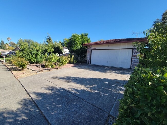 2078 California Dr in Vacaville, CA - Building Photo - Building Photo