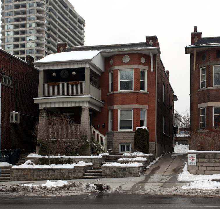 1934 Bloor St W in Toronto, ON - Building Photo