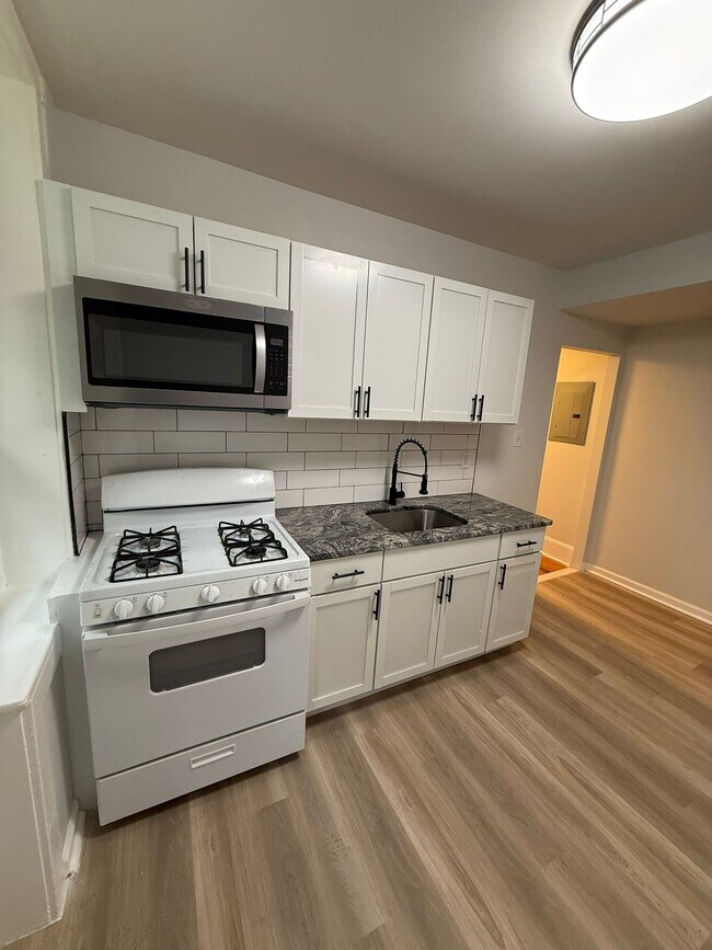 4635 Castor Ave in Philadelphia, PA - Building Photo - Building Photo