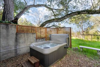 1596 Ronne Dr, Unit AUCMEY in Santa Rosa, CA - Building Photo - Building Photo