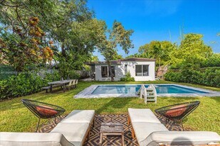 228 SW 25th Rd in Miami, FL - Building Photo