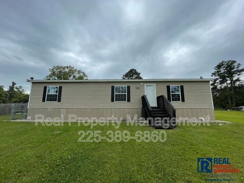 43415 Norwood Rd in Gonzales, LA - Building Photo