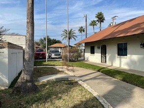 2202 O'Kane St-Unit -8 in Laredo, TX - Building Photo - Building Photo