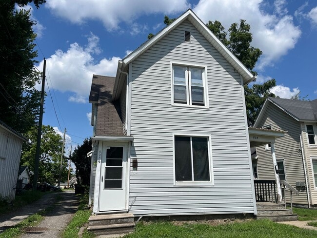 property at 828 Huestis Ave