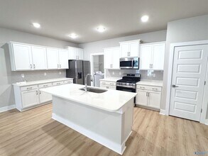 7517 Doris Ruth Ln SE in Owens Cross Roads, AL - Building Photo - Building Photo