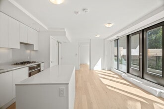 200 Keewatin Ave in Toronto, ON - Building Photo - Building Photo