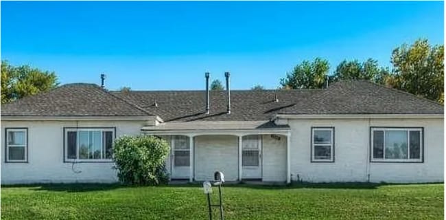 7700-7702 W Kentucky Ave