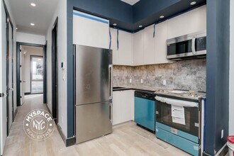 923 Broadway, Unit 3C in Brooklyn, NY - Foto de edificio - Building Photo