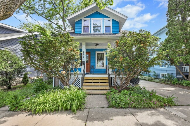 property at 217 N 6th St
