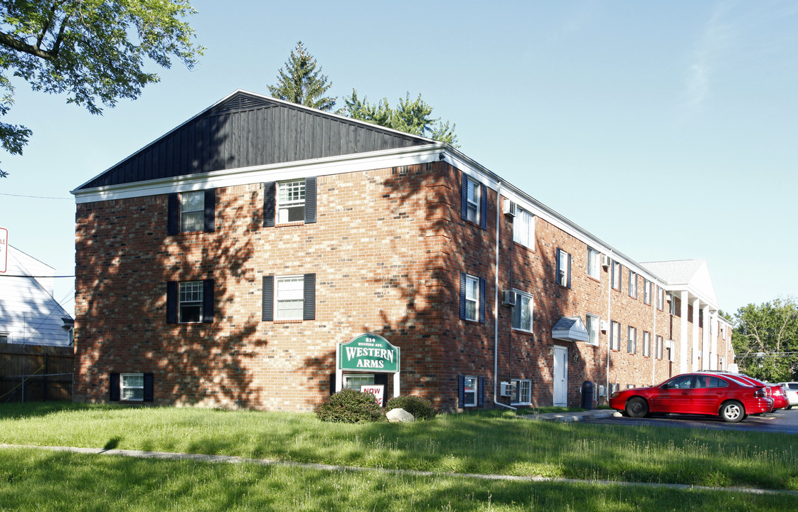 Western Arms Apartments in Monroe, MI - Building Photo