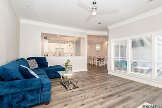 5140 Summa Ct in Baton Rouge, LA - Building Photo - Building Photo