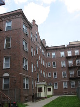 143-15 Bowne St in Flushing, NY - Building Photo - Building Photo