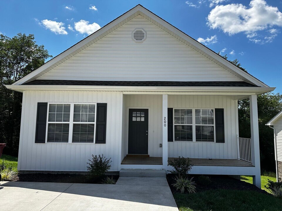 200 Ridge Pointe in Johnson City, TN - Building Photo
