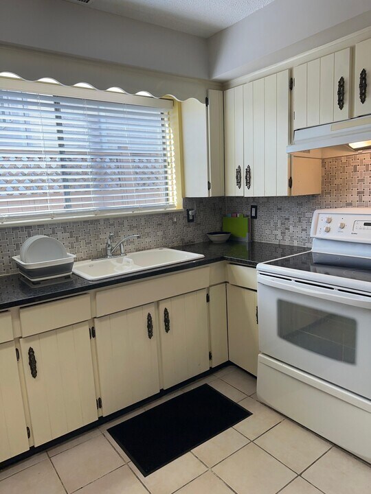 784 E 56th Ave in Vancouver, BC - Building Photo