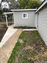 1815 Santa Barbara St in San Antonio, TX - Building Photo - Building Photo