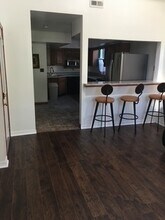 2445 W Cortland St in Chicago, IL - Building Photo - Building Photo