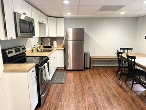 250 Waterford Way, Unit Beautiful Apartment in Athens, GA - Building Photo - Building Photo