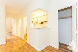 654 W Cornelia Ave in Chicago, IL - Building Photo - Building Photo