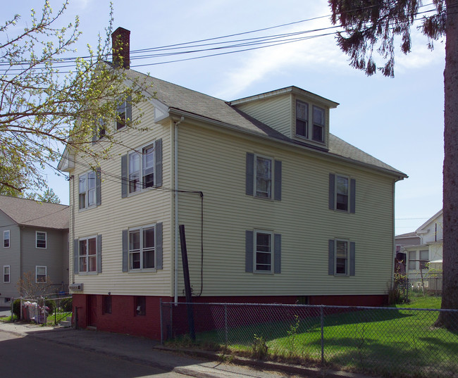 15 Leonard St in Chicopee, MA - Building Photo - Building Photo