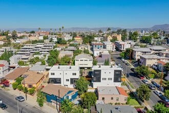 2318 W 2nd St, Unit 2318.5 in Los Angeles, CA - Building Photo - Building Photo