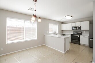 3229 W Alta Vista Rd in Phoenix, AZ - Foto de edificio - Building Photo