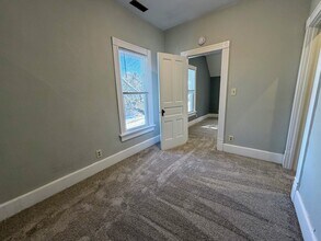 213 S Webster St, Unit 211 S Webster Street in Port Washington, WI - Foto de edificio - Building Photo