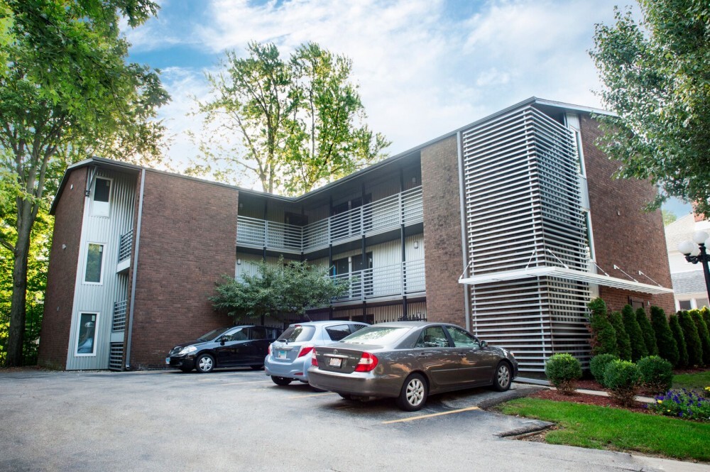 106 S Coler Ave in Urbana, IL - Foto de edificio