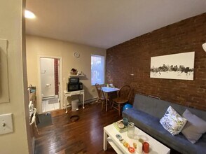 890 Huntington Ave in Boston, MA - Building Photo - Building Photo