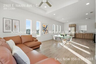 2909 E Israel Ave, Unit C in Alton, TX - Foto de edificio - Building Photo