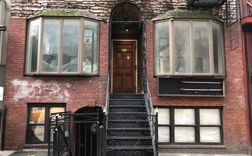 354 W 44th St in New York, NY - Foto de edificio - Building Photo