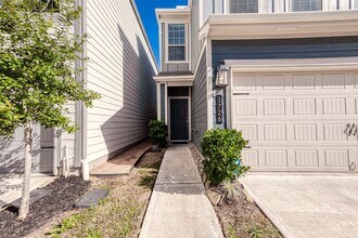 1726 Summerlyn Ter Dr in Houston, TX - Building Photo - Building Photo