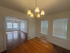 1803 Ave P in Huntsville, TX - Building Photo - Building Photo