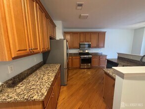 51 S Shore Dr in South Amboy, NJ - Building Photo - Building Photo