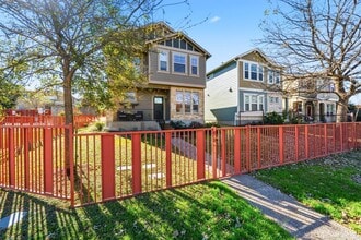 1817 Carlson Dr in Austin, TX - Building Photo - Building Photo