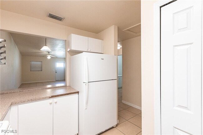 1321 SE 8th Ave in Cape Coral, FL - Building Photo - Building Photo