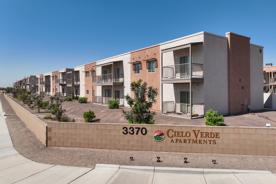 Cielo Verde Apartments in Yuma, AZ - Building Photo