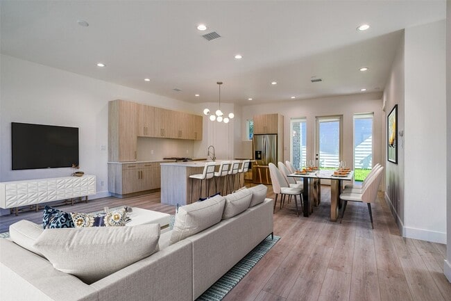 property at 424 N Denver St