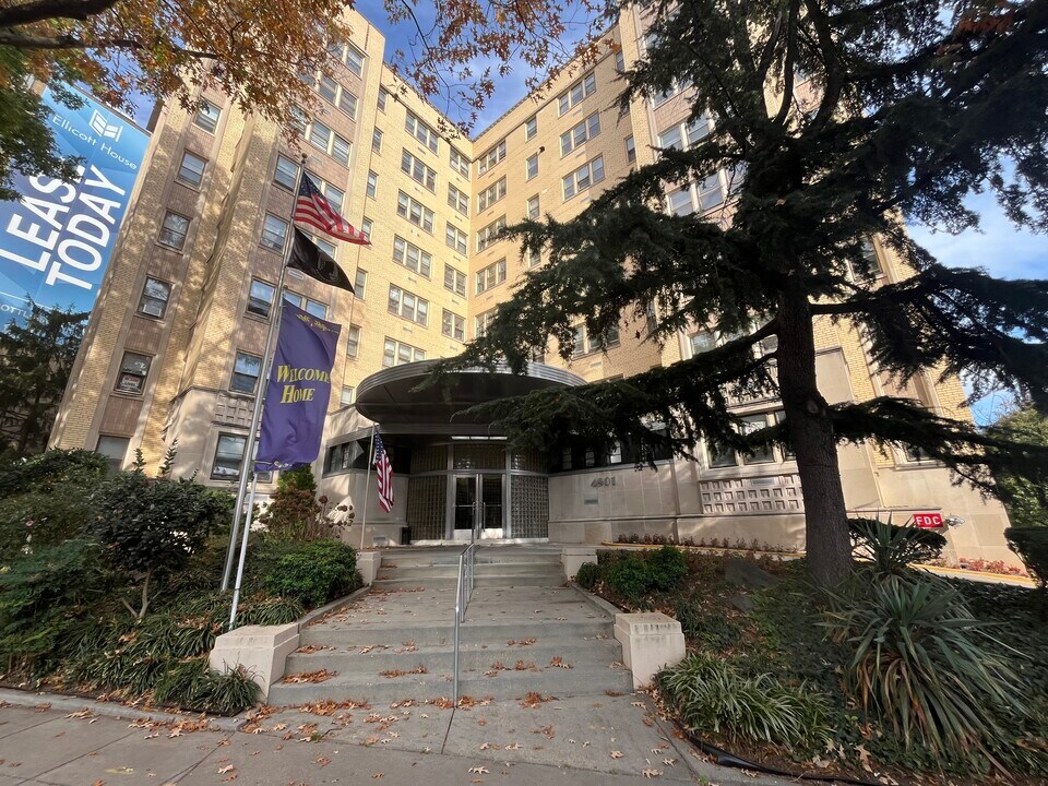 4801 Connecticut Avenue Apartments in Washington, DC - Building Photo