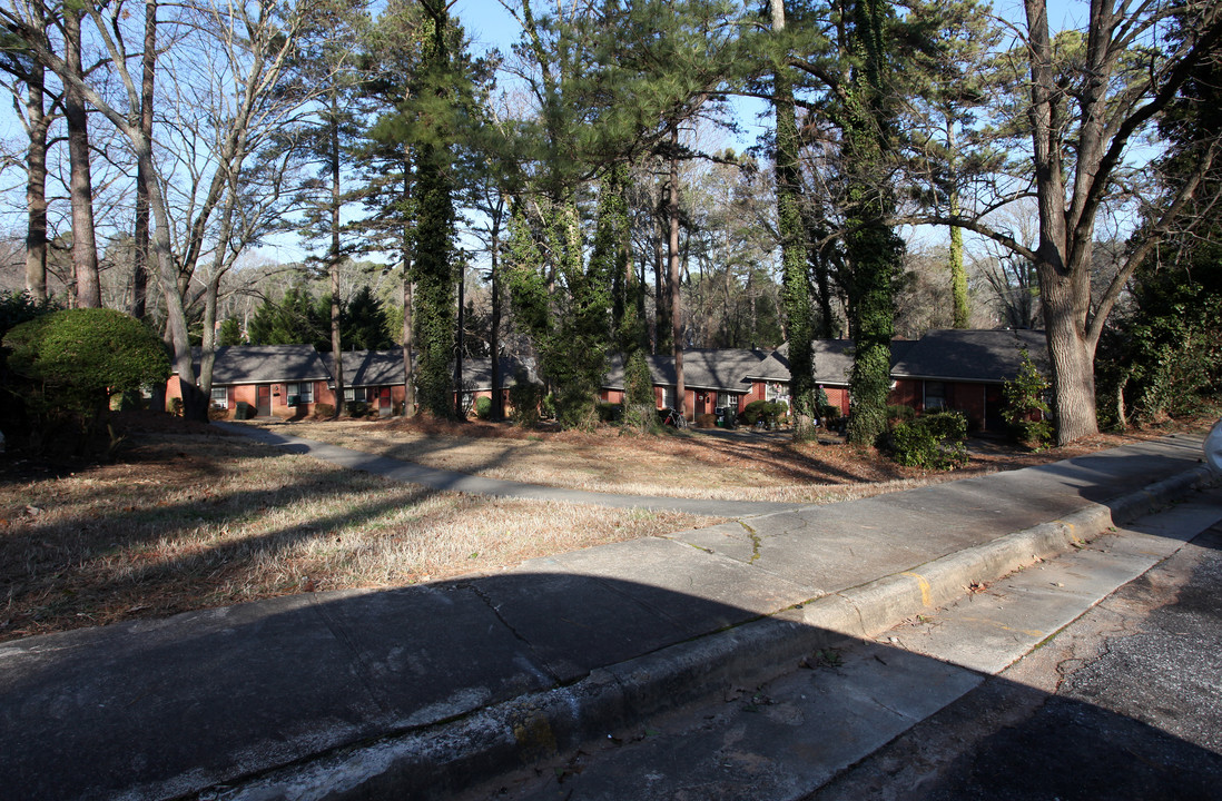 Deblyn Park Apartments in Raleigh, NC - Building Photo