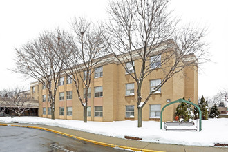 Erin Manor Apartments in Eastpointe, MI - Building Photo - Building Photo