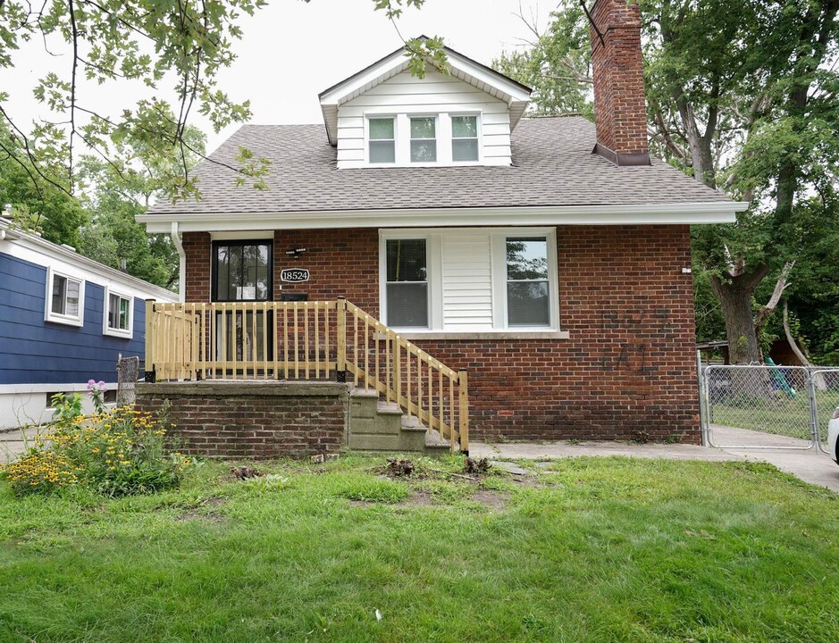 18524 Riverview St in Detroit, MI - Building Photo