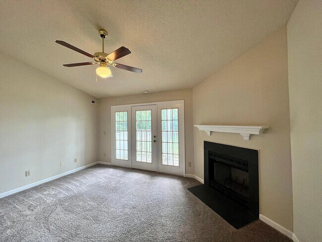 803 Moultrie Ct-Unit -F in Greensboro, NC - Building Photo - Building Photo