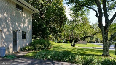 5909 Lenox Rd in Bethesda, MD - Building Photo - Building Photo